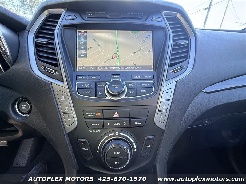 Used 2016 Hyundai Santa Fe SE w/ Option Group 03 AWD/4WD image 15
