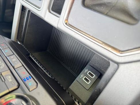 Used 2018 Ford F150 Raptor w/ Equipment Group 802A Luxury image 16