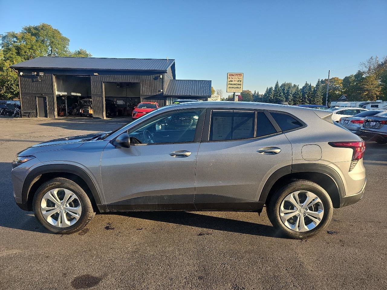 Used 2025 Chevrolet Trax LS w/ Driver Confidence Package FWD image 5