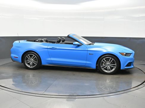 Used 2017 Ford Mustang GT Premium RWD image 7