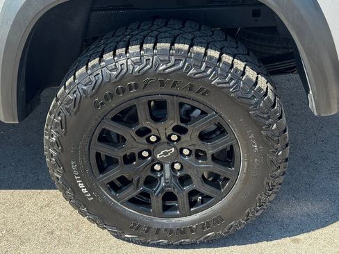 Used 2024 Chevrolet Colorado Trail Boss w/ LPO, Skid Plate Package AWD/4WD image 43