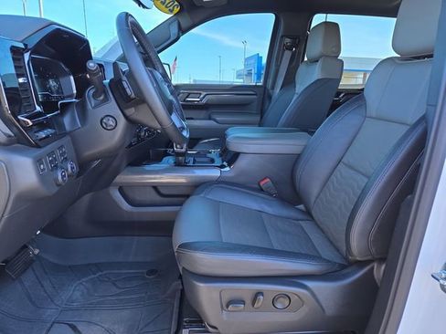 Used 2023 Chevrolet Silverado 1500 ZR2 w/ Technology Package image 10