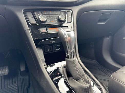 Used 2019 Buick Encore Essence FWD image 12