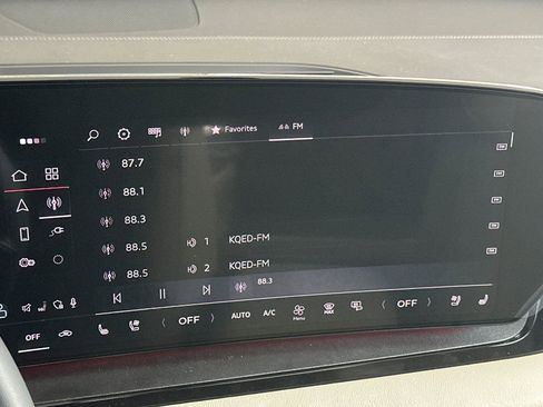 New 2025 Audi Q6 e-tron Premium Plus image 17