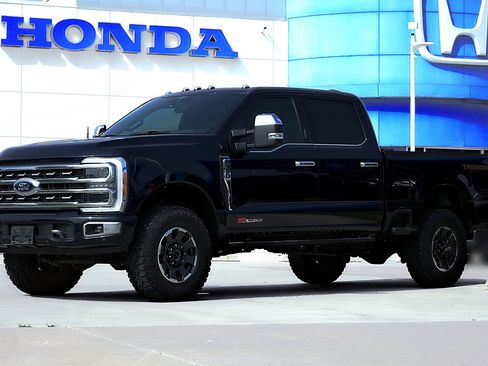 Used 2023 Ford F350 Platinum w/ Tremor Off-Road Package AWD/4WD image 1