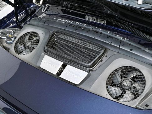 Certified 2018 Porsche 911 Carrera GTS RWD image 27