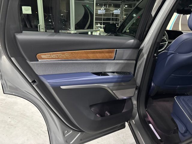 Certified 2026 Cadillac Vistiq Premium Luxury AWD/4WD image 34