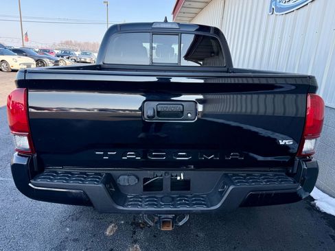 Used 2020 Toyota Tacoma SR image 4