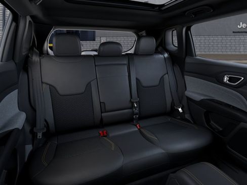New 2026 Jeep Compass Latitude AWD/4WD image 15
