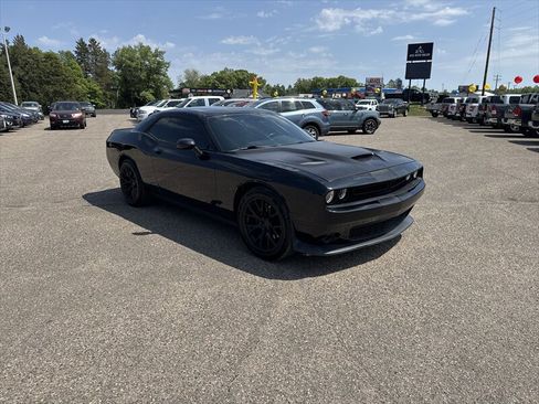 Used 2015 Dodge Challenger R/T Plus RWD image 2