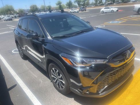 Used 2024 Toyota Corolla Cross AWD Hybrid image 6