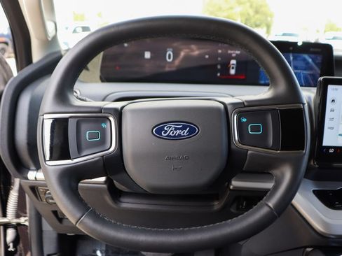 Used 2025 Ford Expedition Active AWD/4WD image 26