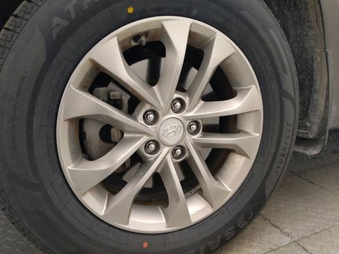 Used 2020 Hyundai Santa Fe SE FWD image 31