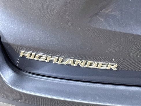 Used 2019 Toyota Highlander Limited AWD/4WD image 25