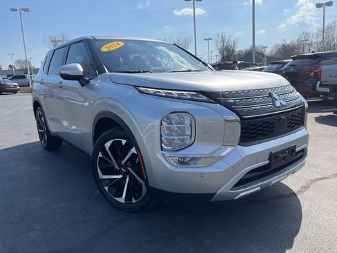 Used 2024 Mitsubishi Outlander SE Black Edition image 4