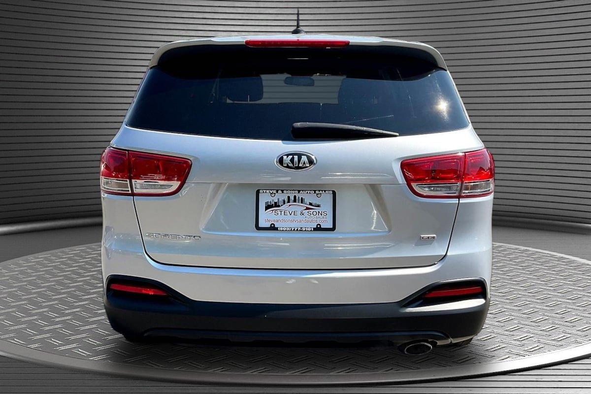 Used 2016 Kia Sorento L FWD image 5