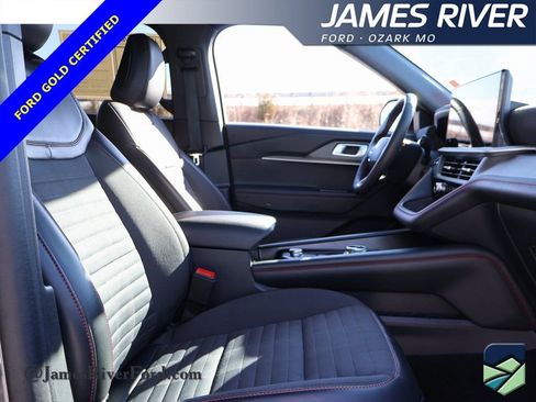 Certified 2025 Ford Explorer ST-Line w/ ST-Line Street Pack image 9