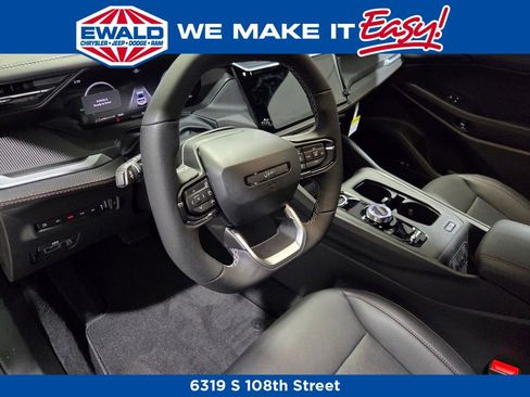 New 2026 Jeep Cherokee Overland image 6