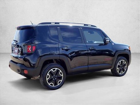Used 2017 Jeep Renegade Trailhawk AWD/4WD image 4