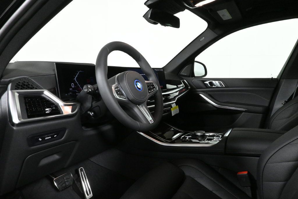 Used 2026 BMW X5 xDrive50e w/ M Sport Package AWD/4WD image 16
