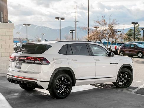 New 2026 Volkswagen Atlas Cross Sport SEL R-Line image 2