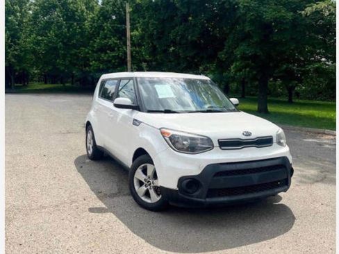 Used 2019 Kia Soul FWD image 1