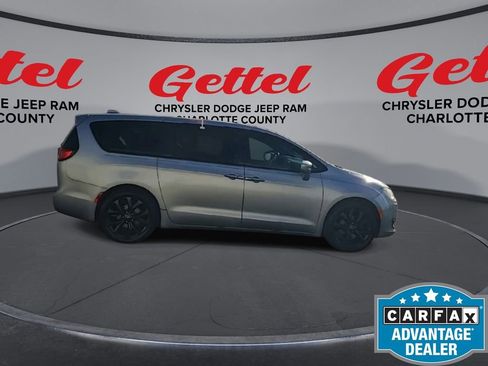 Used 2020 Chrysler Pacifica Touring w/ S Appearance Package image 9