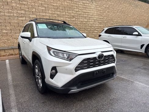 Used 2019 Toyota RAV4 Limited image 2