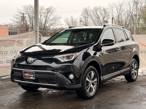 Used 2017 Toyota RAV4 XLE image 3