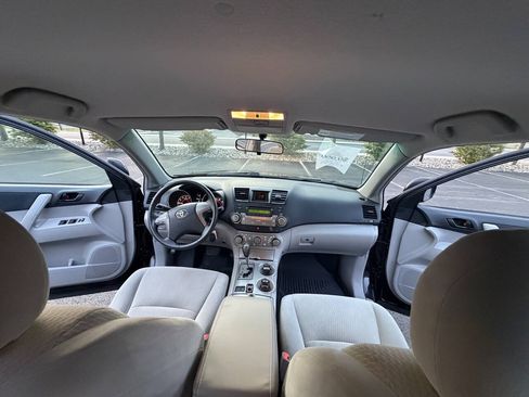 Used 2010 Toyota Highlander 2WD image 11
