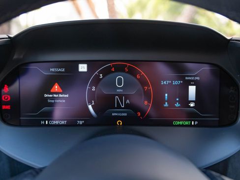 New 2026 McLaren 750S image 10