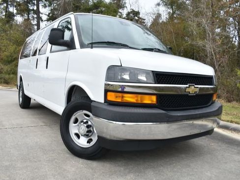 Used 2020 Chevrolet Express 3500 LT w/ LT Preferred Equipment Group image 1