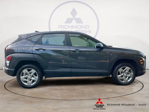 Used 2024 Hyundai Kona SE AWD/4WD image 2