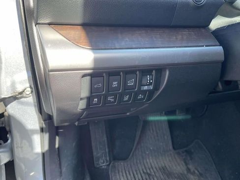 Used 2017 Subaru Outback 2.5i Limited AWD/4WD image 21