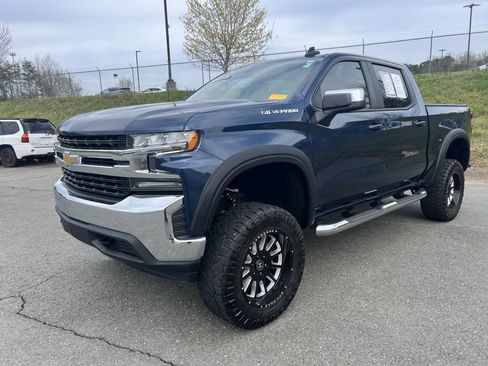 Used 2022 Chevrolet Silverado 1500 LT image 1