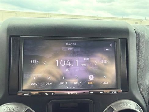 Used 2014 Jeep Wrangler Sport AWD/4WD image 16