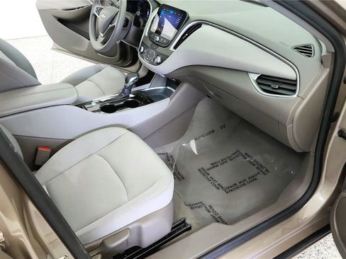 Used 2022 Chevrolet Malibu LT image 35