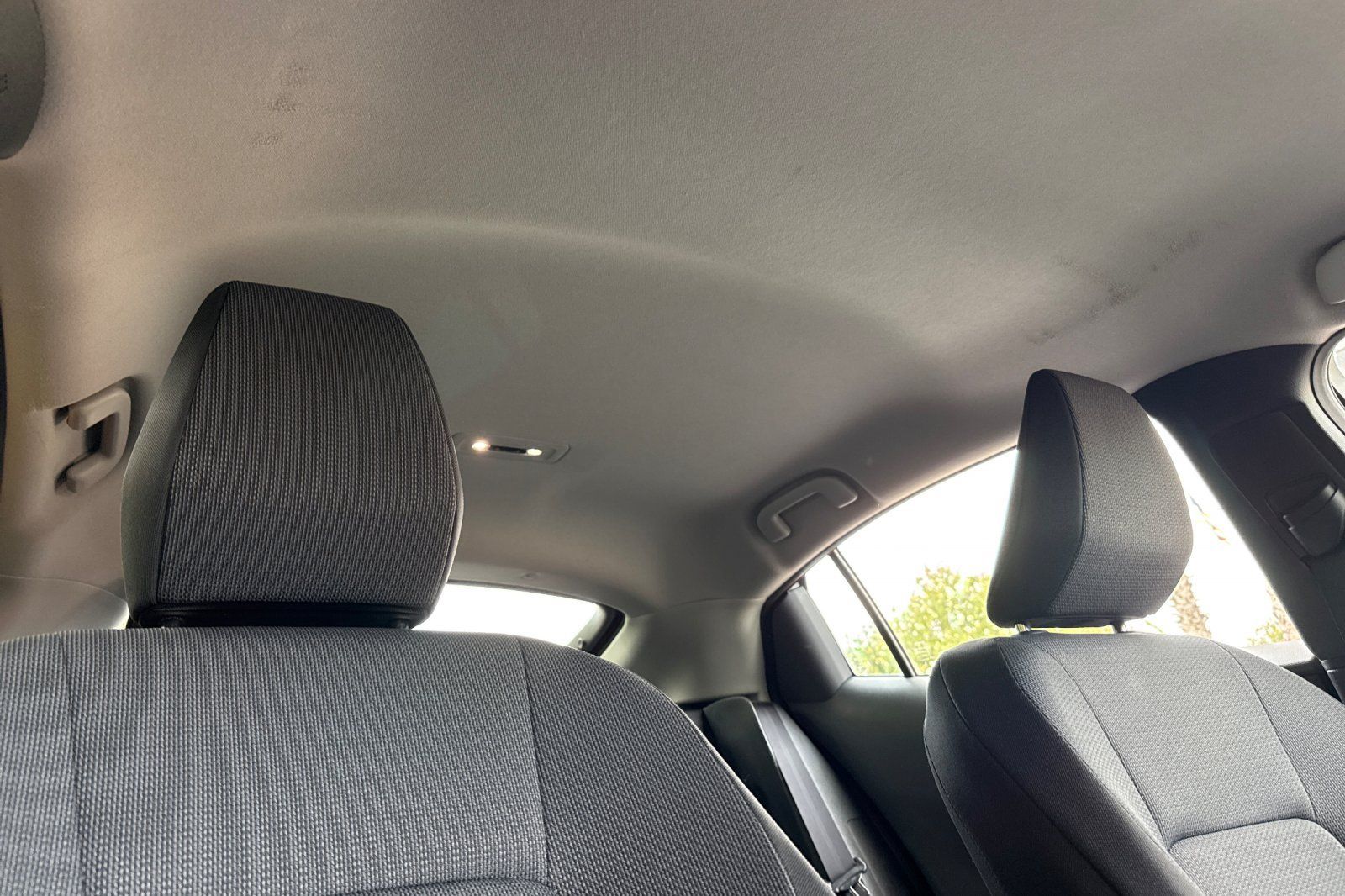 Used 2025 Toyota Prius LE FWD image 19