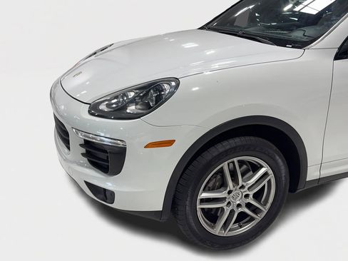 Used 2018 Porsche Cayenne w/ Premium Package image 6