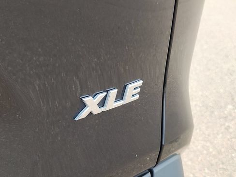 Certified 2025 Toyota RAV4 XLE FWD image 33