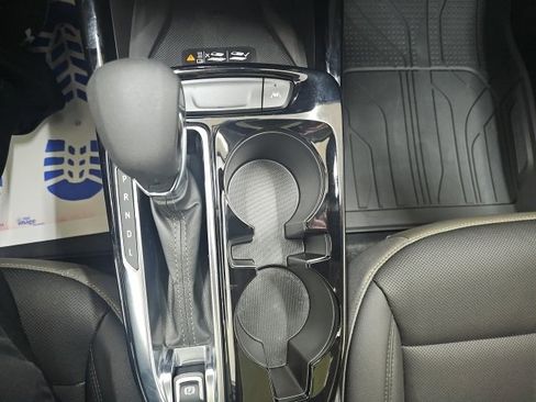 Used 2025 Chevrolet Trax ACTIV w/ Sunroof Package image 24