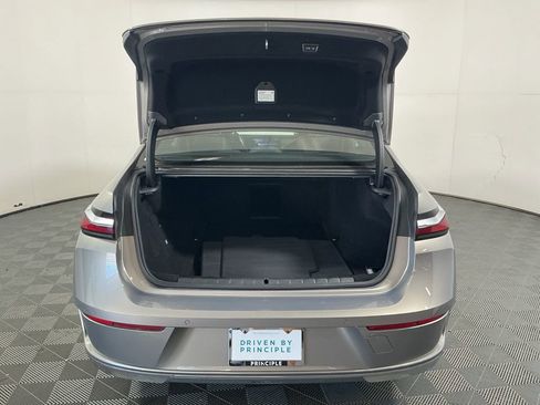 Used 2024 BMW i7 eDrive50 image 30