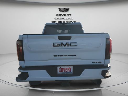 Used 2024 GMC Sierra 2500 AT4 w/ AT4 Premium Plus Package image 8