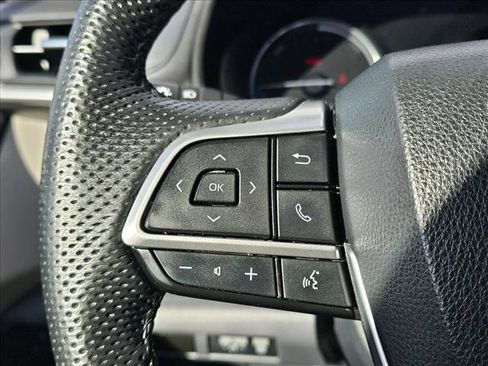 Used 2023 Toyota Sienna Limited image 21