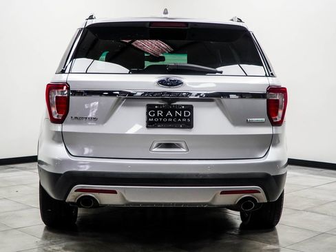 Used 2017 Ford Explorer Limited w/ Equipment Group 301A image 9