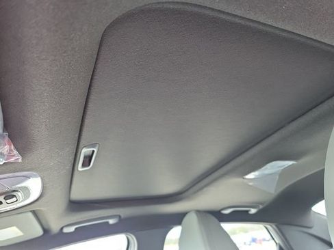 New 2025 Hyundai Elantra Limited image 22