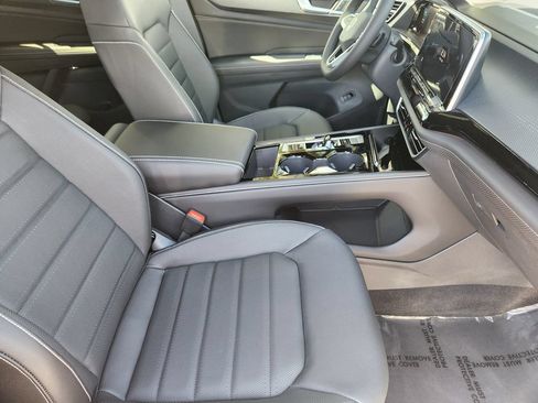 New 2026 Volkswagen Atlas Cross Sport SEL R-Line AWD/4WD image 4