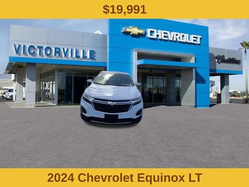 Used 2024 Chevrolet Equinox LT FWD image 2