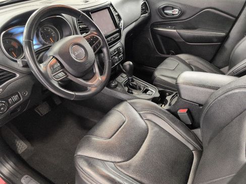 Used 2019 Jeep Cherokee Limited w/ Luxury Group AWD/4WD image 9