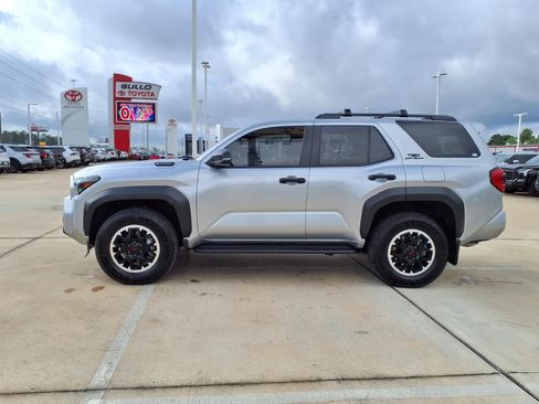 Certified 2025 Toyota 4Runner TRD Off-Road AWD/4WD image 9